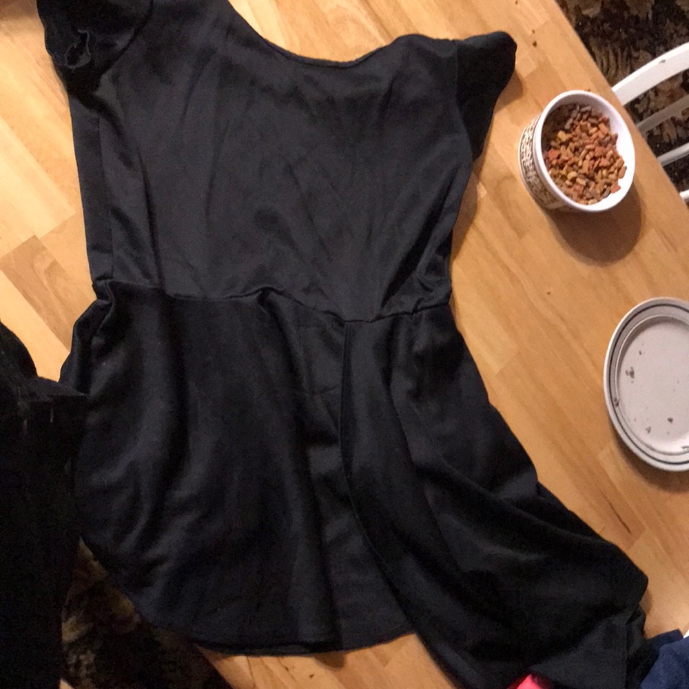 Shirt with side tail